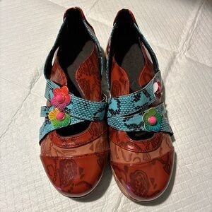 New! Colorful Women's Shoes with Floral Accents Mary Jane style size 8